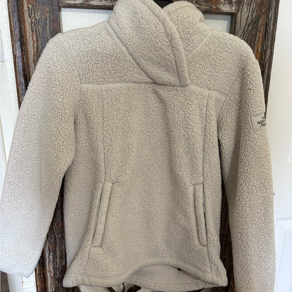 The North Face Cream Sherpa Jacket (Girls)